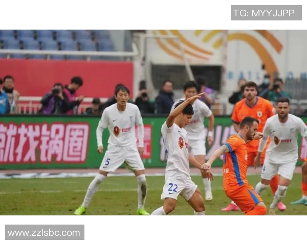 重庆足球队在奥运会上的默契配合与战术分析展现出团队精神与拼搏精神